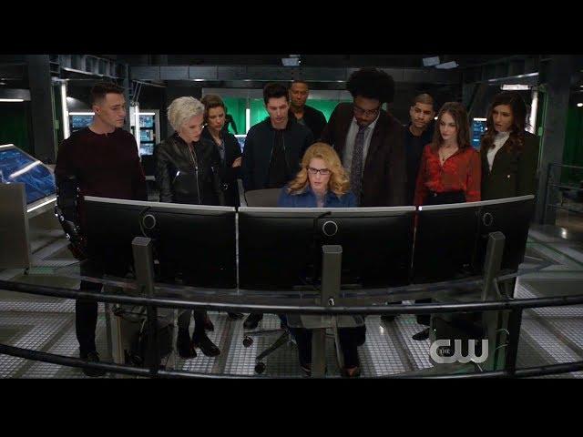 Arrow 8x10 Felicity's Renunion with Team Arrow