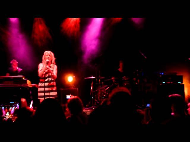 Miss Montreal - Giving up on you ( Tivoli - Utrecht, 05-08-2011)