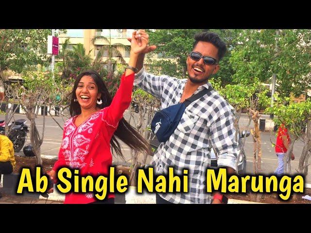 Ab Single Nahi Marunga//Flirting// With Random Girl In Public#love #flirting #reaction #proposal