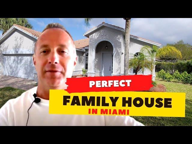 Miami Real Estate. Tour a Perfect House to Live in Weston, Florida