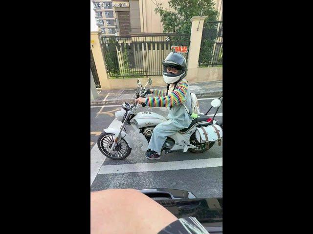 Almost too cocky. #Motorcycle girl #Zongshen Youmi