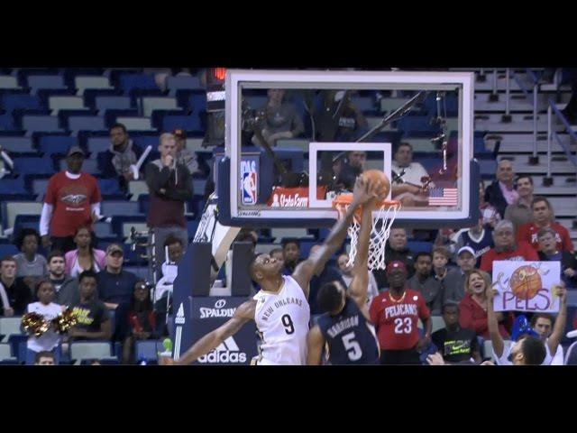 Terrence Jones Rejects Andrew Harrison Dunk Attempt | 12.05.16