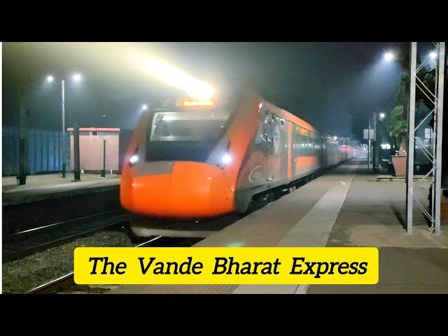 130 Kmph Indian Premium Train Action In Winter Night || Vande Bharat + Rajdhani + Shatabdi Express 