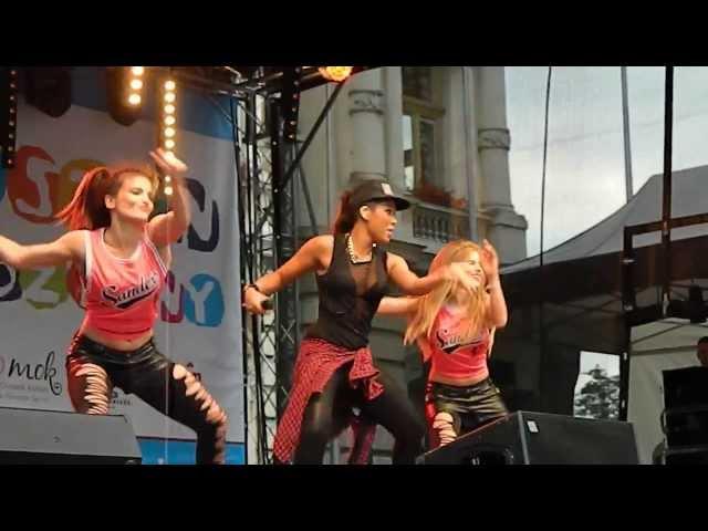 Patrycja Kazadi w Nowym Sączu "Waka waka"