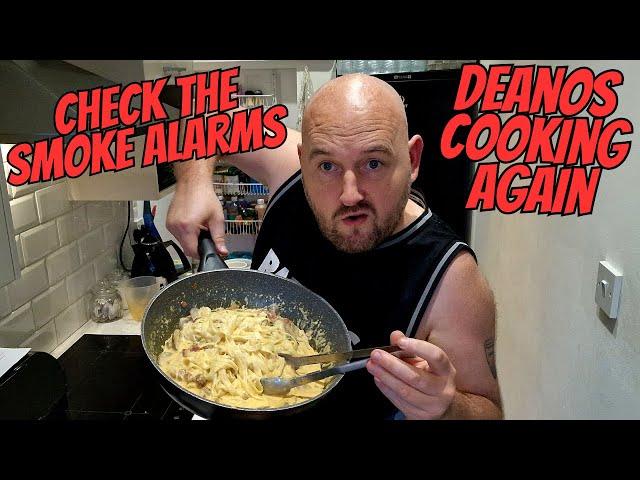 CHECK THE SMOKE ALARMS DEANO IS COOKING AGAIN !!! - Chicken, Chorizo & Mushroom Pasta by Hello Fresh