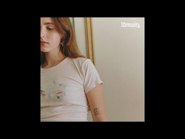 Clairo - Feel Something