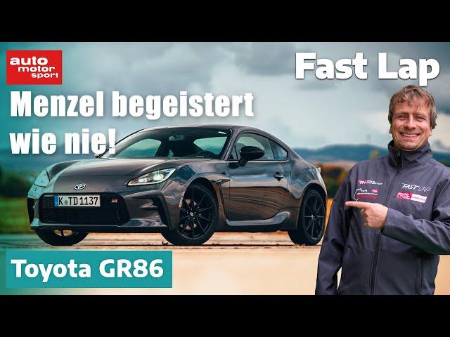 Toyota GR86: So begeistert siehst du Christian Menzel selten! - Fast Lap | auto motor und sport