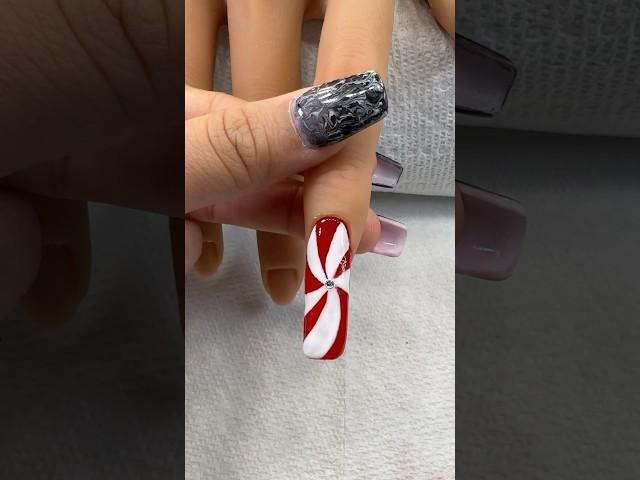 Making Christmas theme as a beginner 🫣 #christmas #beginnernailtech #fyp #christmasnails #nails