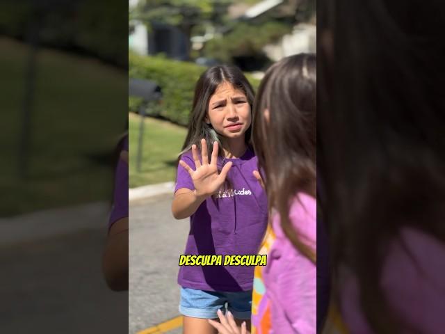 QUANDO EU ESBARRO EM ALGUÉM siga @dailyfamiliaporcides