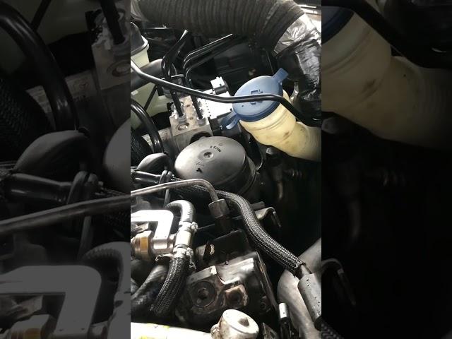 Changing diesel 642 Mercedes Benz filter part 8