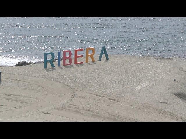 Las letras que dan nombre a 'La Ribera' y 'Benítez', motivo de crítica