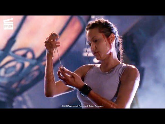 Lara Croft: Tomb Raider: Killing Powell (HD CLIP)