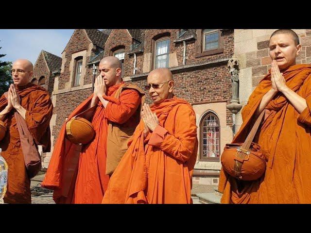 Monk Chat @ Empty Cloud