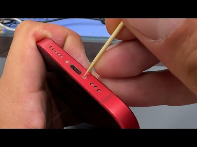 Maintaining Your iPhone: Easy Guide to Cleaning the Charging Port and Loudspeaker!