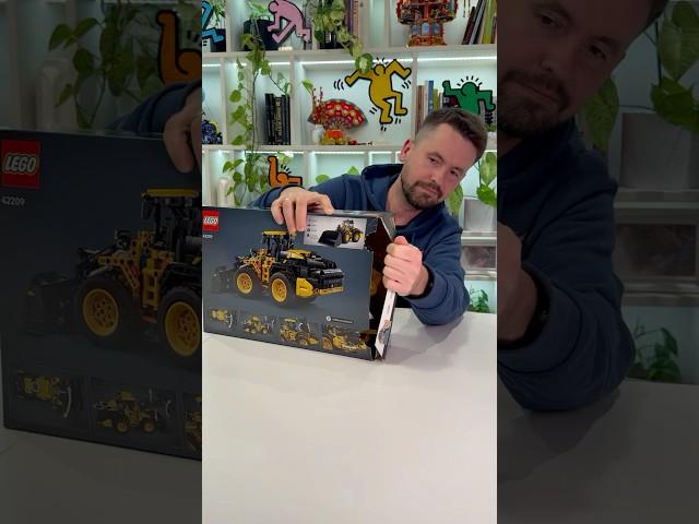 2025 Technic Volvo loader is here  #lego #rlfm #reviews #42209 #lego42209 #legotechnic #volvo