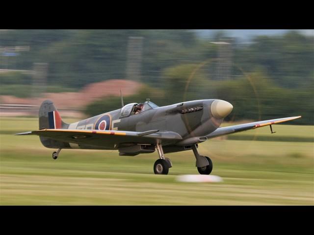 Supermarine Spitfire MH415 with Rolls Royce Merlin 63 Engine - Low & Loud!