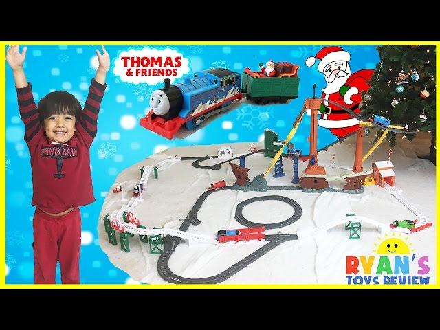 THOMAS AND FRIENDS Holiday Cargo Delivery Set Christmas trains