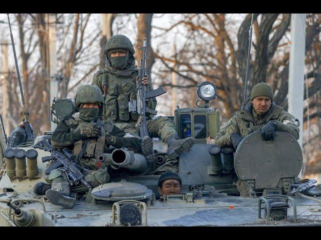 Russian Army Cuts Through Ukrainian Defenses