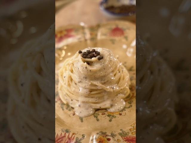The AUTHENTIC Cacio & Pepe #italianfood #food #italiancuisine #recipe #thepastaqueen