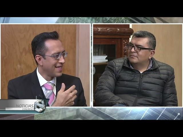 Entrevista con el secretario de Servicios Parlamentarios, Hugo Rosas de León