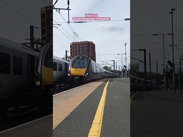 Class 222 at West Hampstead Thameslink (Cool POV) #class222 #trainspotting #bombardier #spottersuk