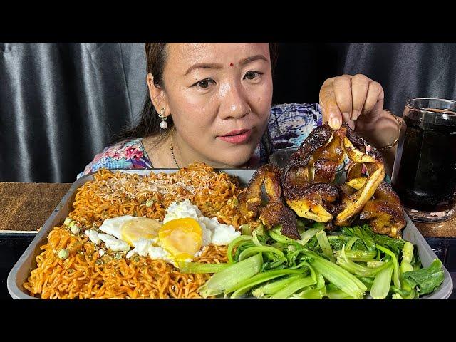 Eating Chessy Current Noodles With Sungur Ko Kaan,Egg & Rayo Ko Saag || Rubi Rai Mukbang