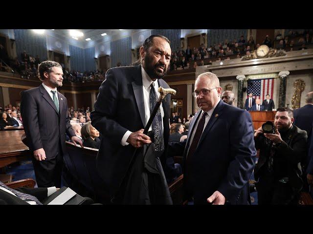 Rep. Al Green removed from chamber after interrupting Trump address