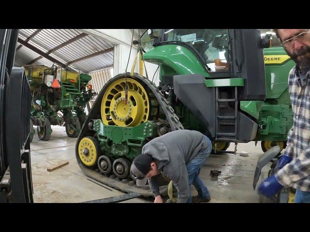 How do I Change an 8RX Track?