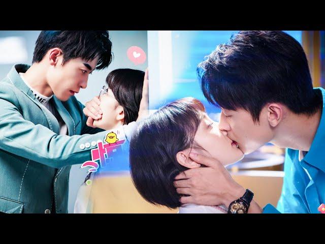 Full Version丨Domineering CEO falls in love with cute assistantA sweet office romance beginsMovie