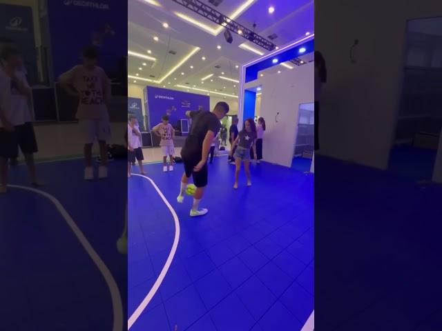 Ninguém entendeu isso!!! #futsal #skills #dribles #esporte #futebol