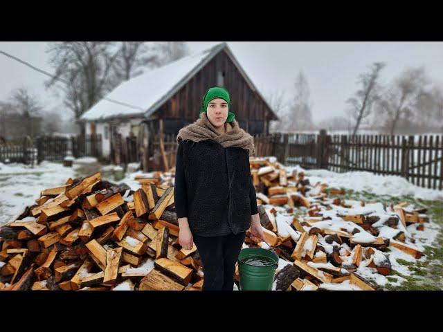 How a Woman Lives in a remote village in Ukraine! Cooking a traditional Dinner