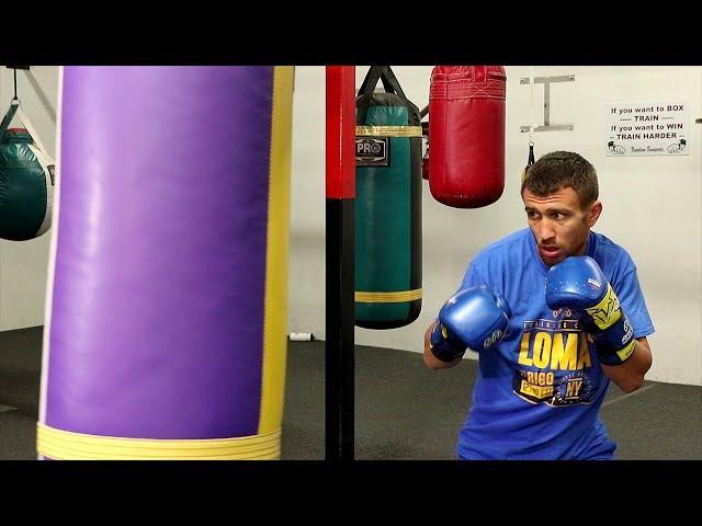 VASYL LOMACHENKO'S FULL HEAVY BAG WORKOUT - TRAINS FOR GUILLERMO RIGONDEAUX