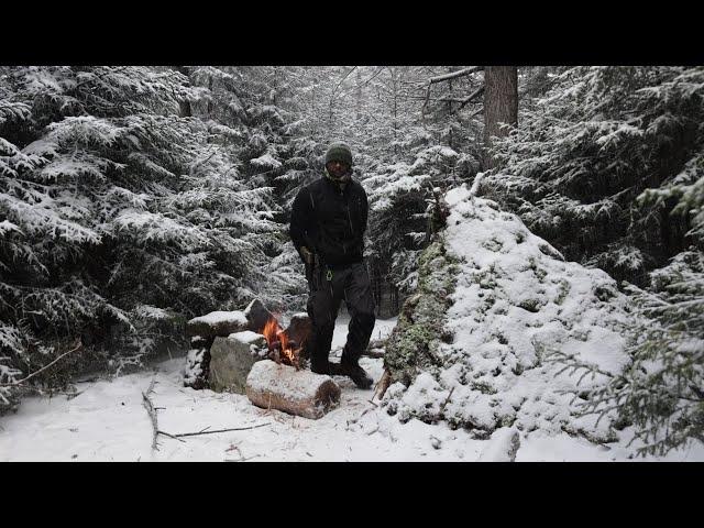 9° Winter Camping in the Mountains | Sleeping in a Bushcraft Shelter