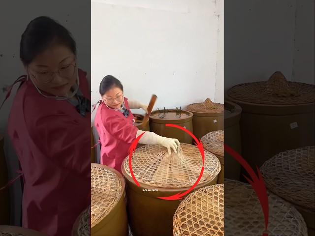 unbelievable china makes expensive chilli in wooden CONTAINERS #shortsvideo