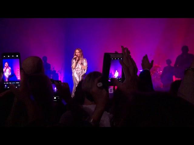 Vanessa Paradis - Divine idylle @ Live Casino de Paris 12.12.2019