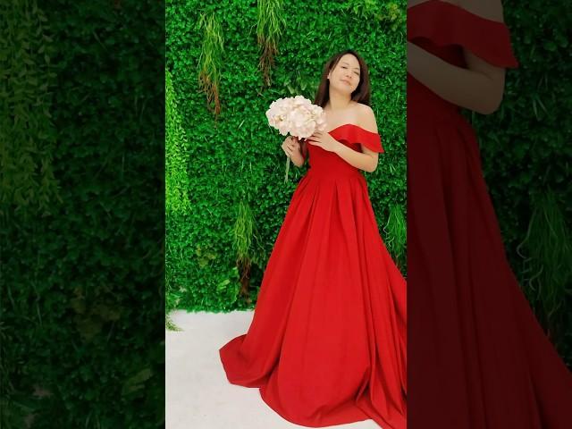 Lightweight and elegant red wedding gown that is so comfortable during outdoor wedding photoshoot.