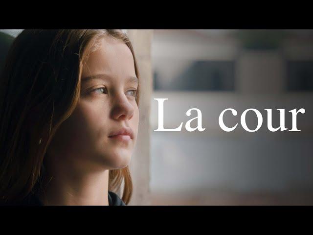 LA COUR 2022 (FILM)