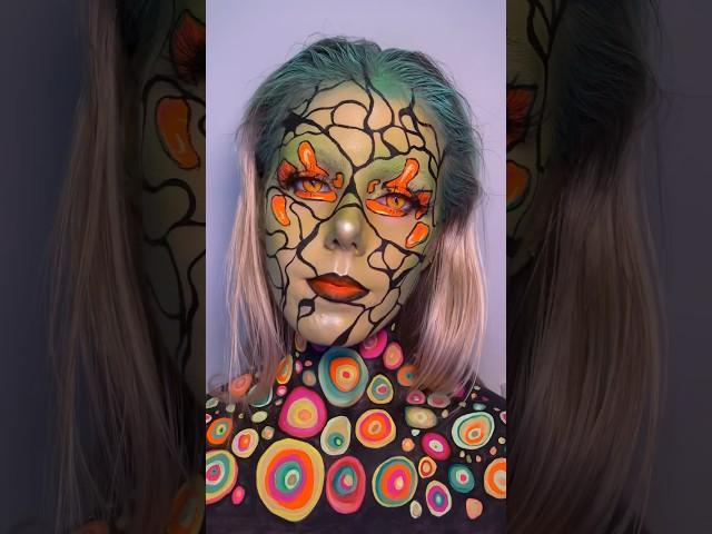 REPTILIAN MAKEUP  #neonmakeup #makeup #creativemakeup #creativemua #makeuptutorial #beauty #mua