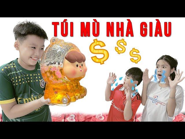 Trang và Vinh bị trẻ trâu khinh thường không có túi mù