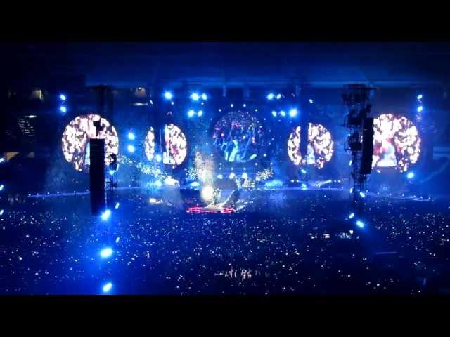 Coldplay live in Turin: amazing opening - Mylo Xyloto + Hurts Like Heaven + In My Place