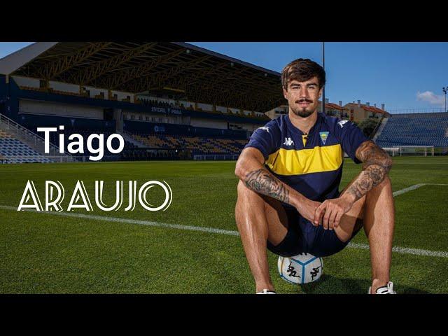 Tiago Araújo Is a Badass Left Back