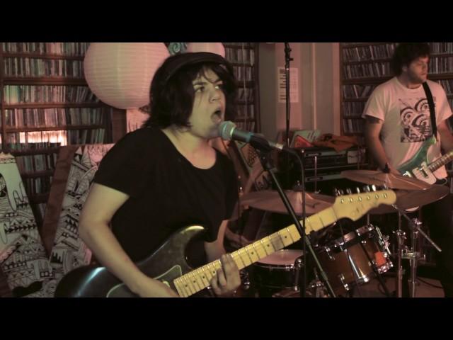 Screaming Females - "Pretty Okay" (KVRX Library Session)