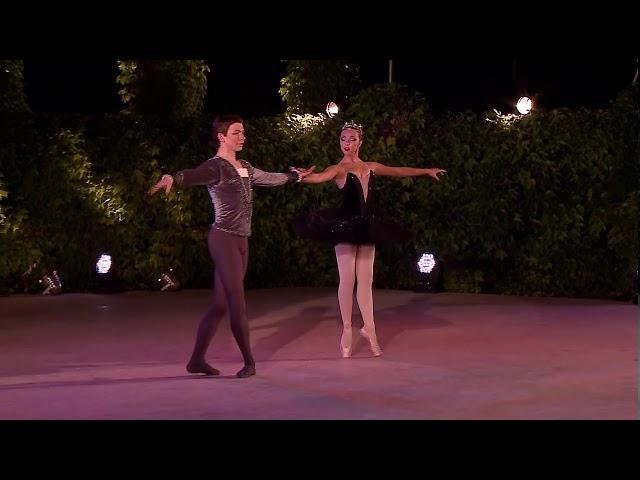 VARNA IBC 2016 - William Jackson Beckham & Sophia Lucia - Swan Lake Pas de Deux