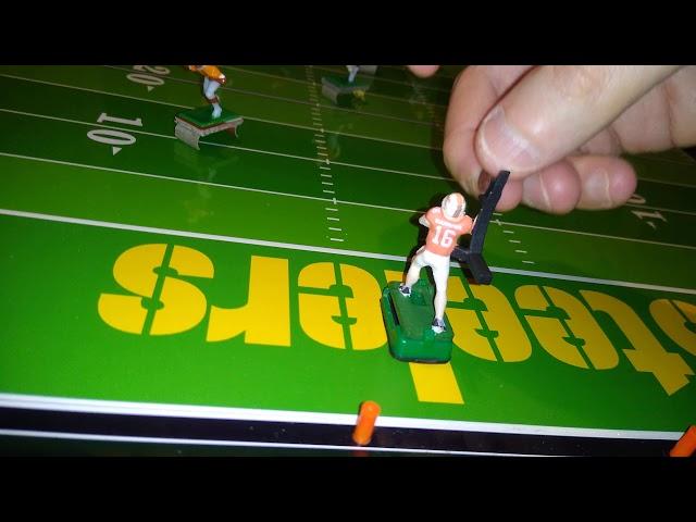 NLA Dynamic Quarterback Electric Football Figure Review and Demo