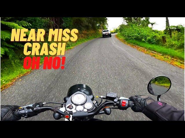 ROYAL ENFIELD CLASSIC 500 Head On Collision Near Miss!