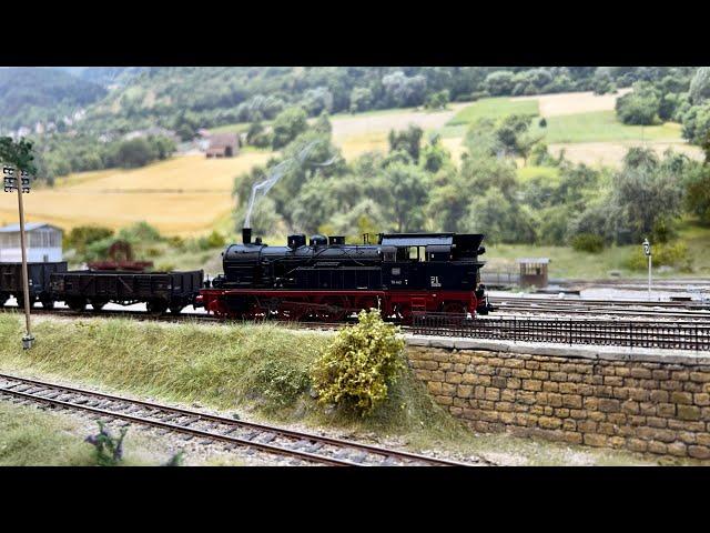 Unfassbar detaillierte Modelleisenbahn Anlage "La ligne du Gerize"  von Wim Wynhoud | Spur H0 1:87