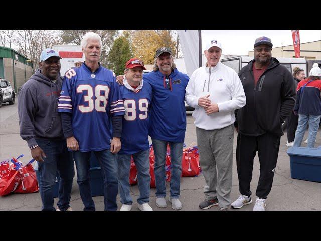 'It's amazing': Buffalo Bills host Thanksgiving Blitz at FeedMore WNY to feed 600 families