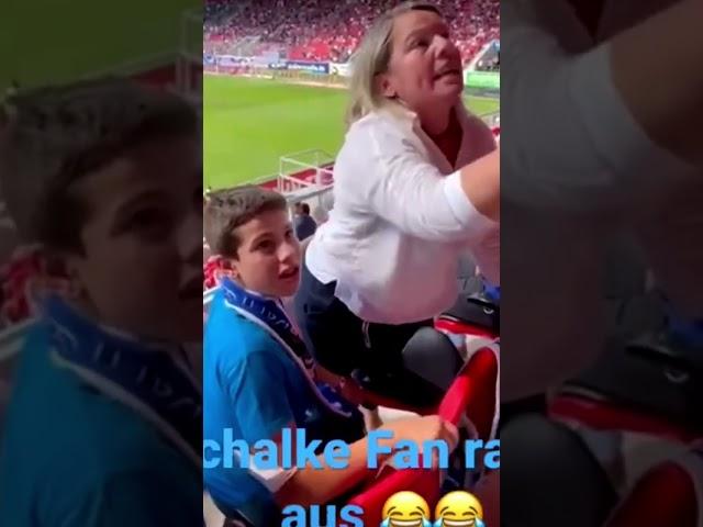 Aus DIESEM Grund HASSEN alle Fußball Fans KIM KARDASHIAN! #shorts #fußball #fans #omg #soccer #news