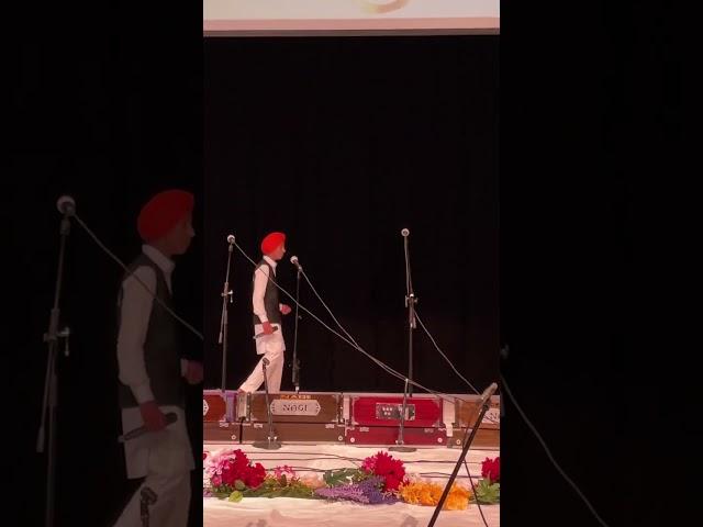 Hasde hi rehne aa converted to kmm te hi rehne aa  canada de halat  #canada #singing