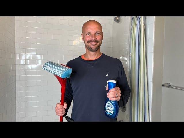 HOW TO DEEP CLEAN A BATHTUB! (Cleaning Hack WITHOUT BENDING OVER!)